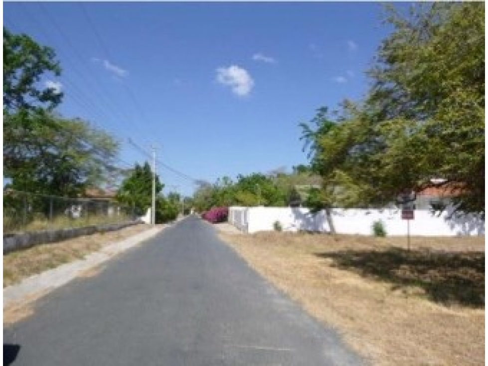 SE VENDE TERRENO EN CORONADO ALCAZAR PARK 1100 M2 SOBRE VIA ASFALTADA