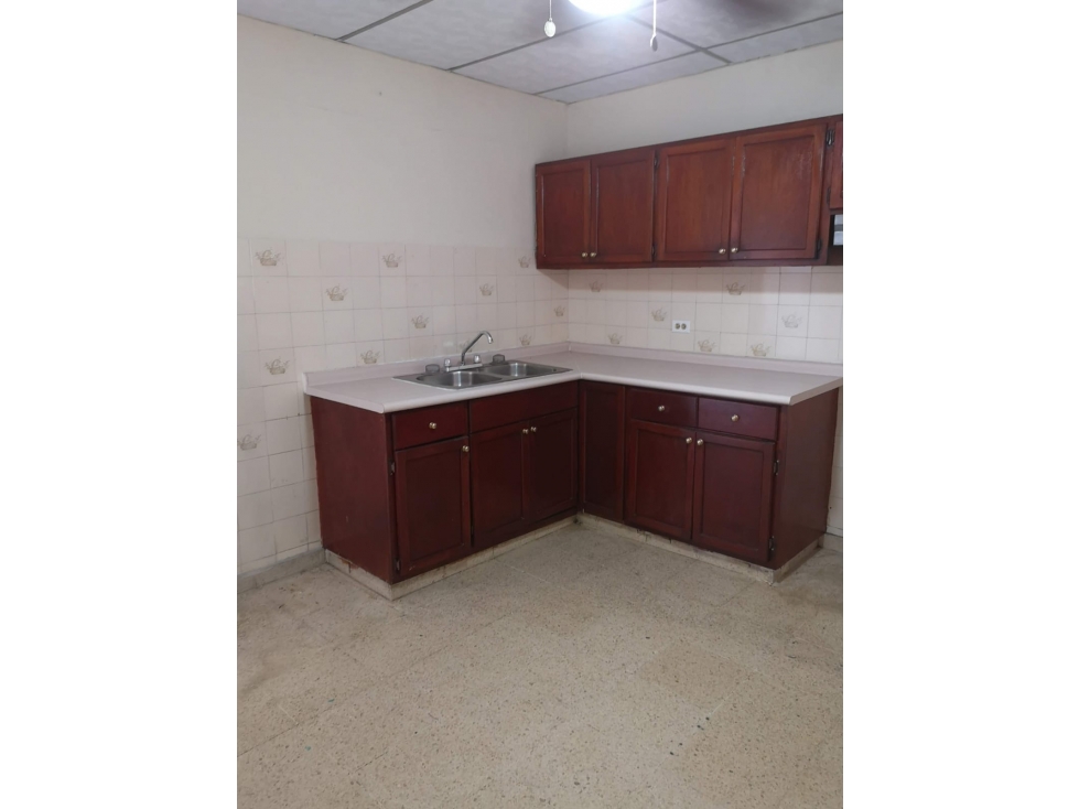 CASA PARA USO RESIDENCIAL O COMERCIAL / TUMBA MUERTO / 200m2 / 3 HABIT — foto 6