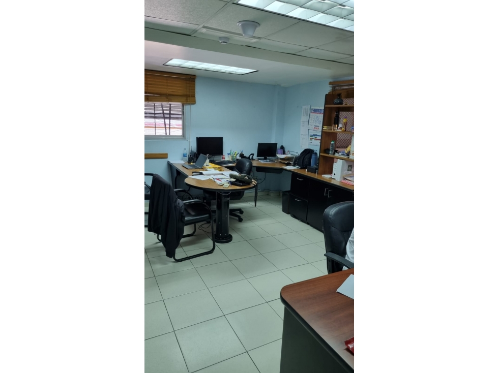 JUAN DIAZ / NEGOCIABLE / GALERA EN URB INDUSTRIAL / 4400 M2 — foto 4