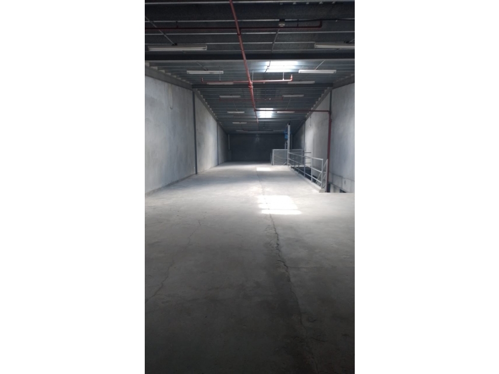 JUAN DIAZ MULTISTORAGE 500M CON PEQUEÑA OFICINA YG