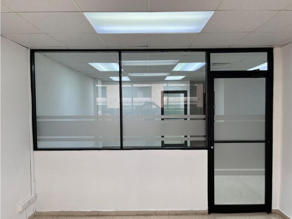 OFICINA / AVE BALBOA / GALERIAS BALBOA / 84M2 / VISTA CINTA COSTERA — foto 4
