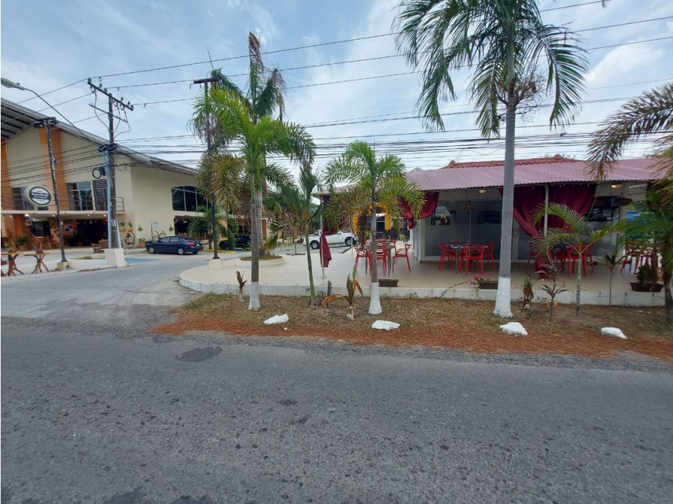 LOCAL / PLAZA CORONADO / 196 M2 / VISIBLE DESDE LA CALLE / VACIO - 4