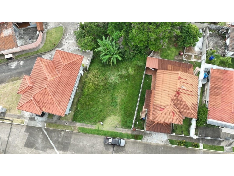 TERRENO / CRISTOBAL COLON / 424.89 M2 / PLANO / AREA RESIDENCIAL JC - 4