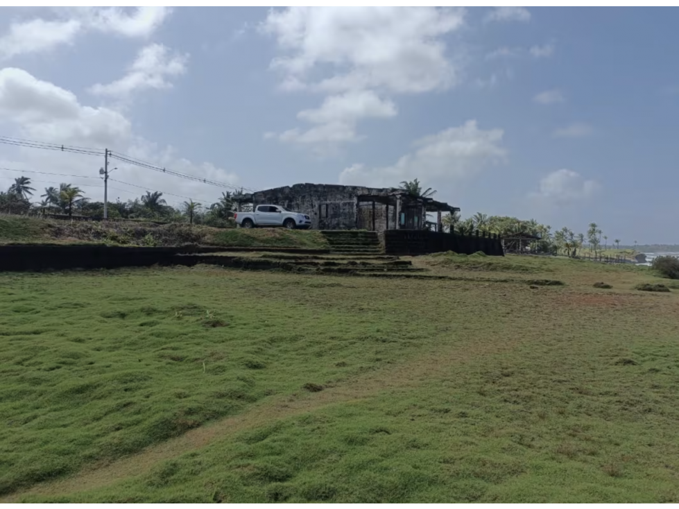 TERRENO FRENTE AL MAR / COLON PALMAS BELLAS / 2500M / ORILLA CALLE JC - 6