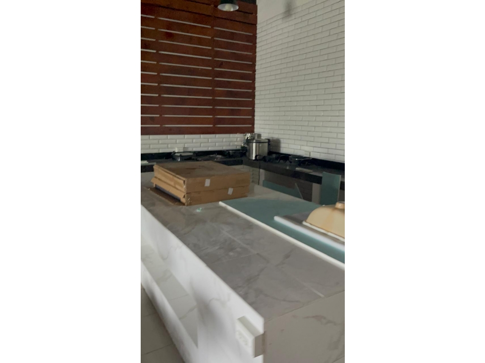 COLON / 160M2 / LOCAL PLANTA ALTA / VACIO / AS - 6