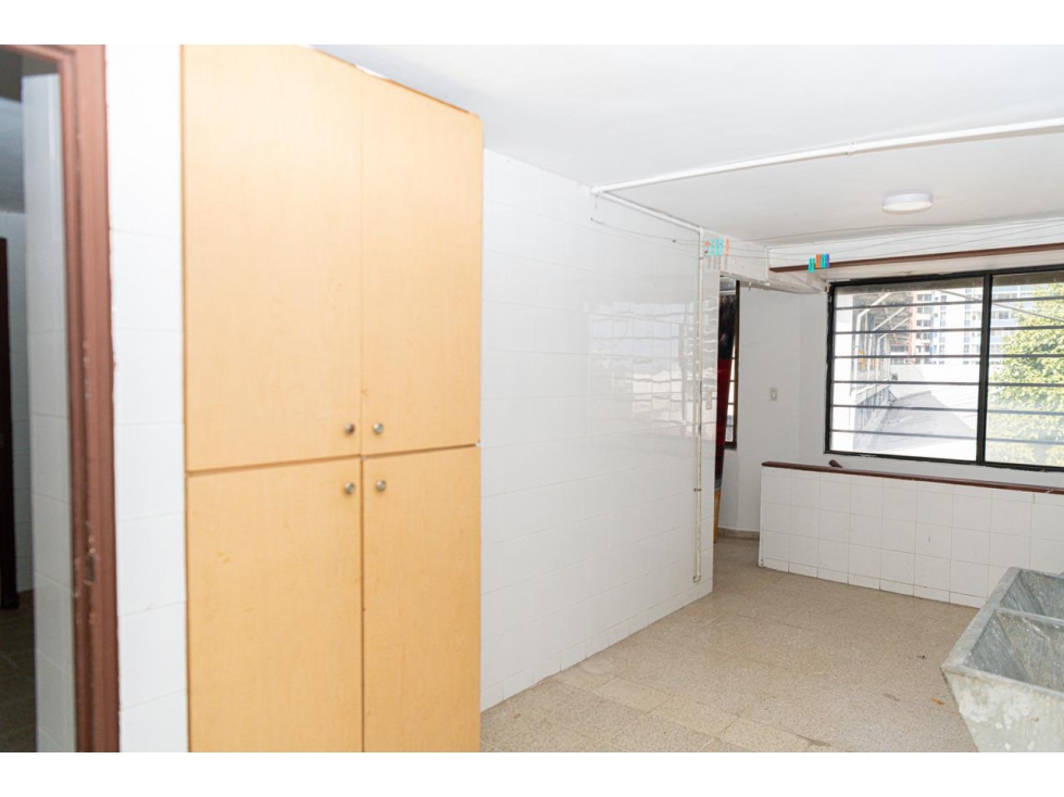 BETANIA / URB. LOS ANGELES / CASA DE 4 NIVELES / 450 m2 / PATIO — foto 4