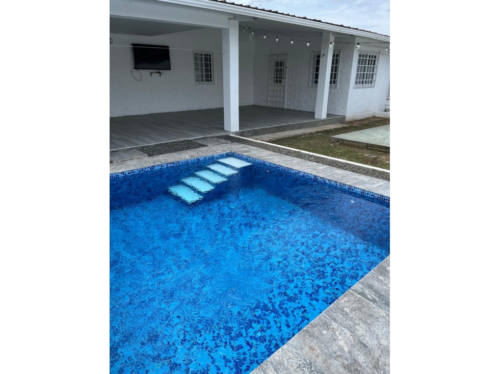 PENONOME / 4 HABITACIONES / 600 M2 / 2 BAÑOS / CON PISCINA — foto 3