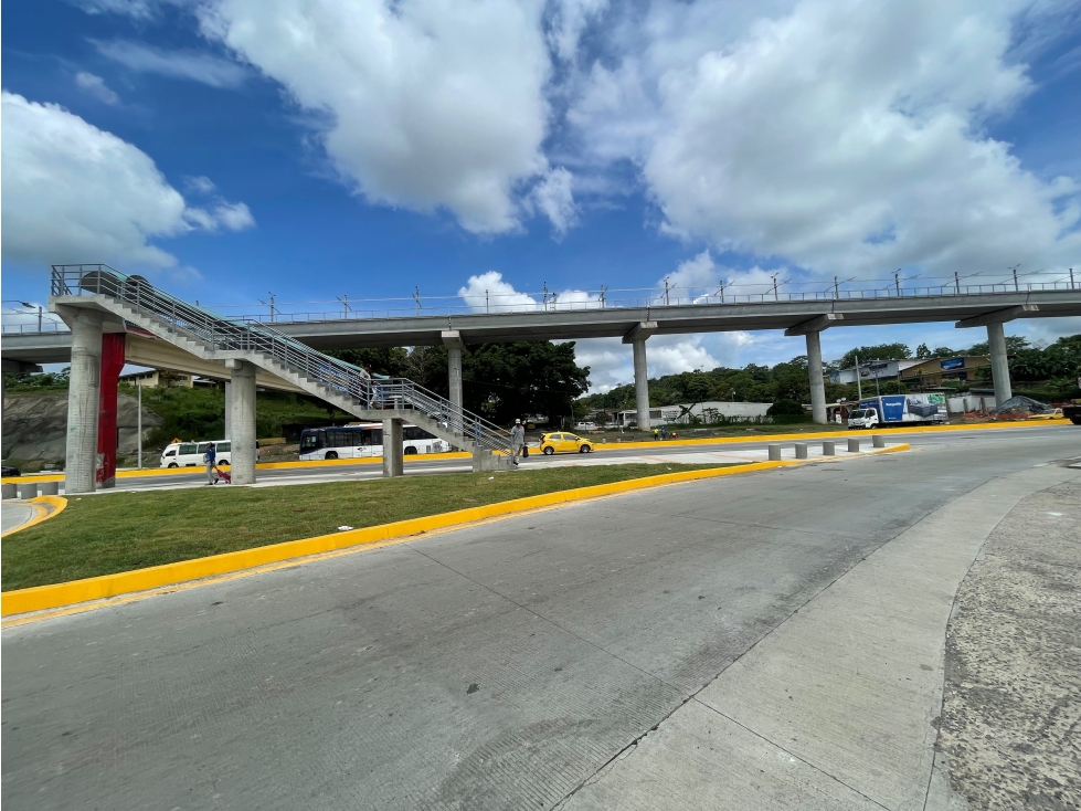 SE ALQUILA LOCAL COMERCIAL EN VILLA ZAITA 120 M2 AMPLIO