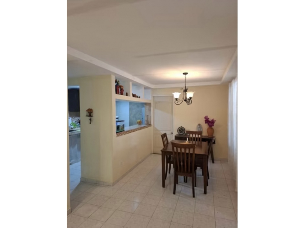 CHORRERA / LAS LOMAS / 4 HABITACIONES / 360 M2 / AMPLIO PATIO — foto 4