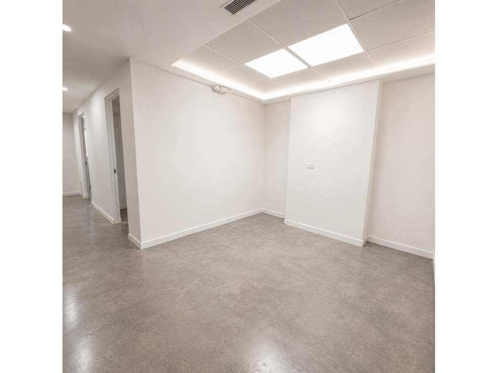 MARBELLA / LOCAL COMERCIAL / 94M / 1 BAÑ0 / COCINA / AIRE CENTRAL — foto 4