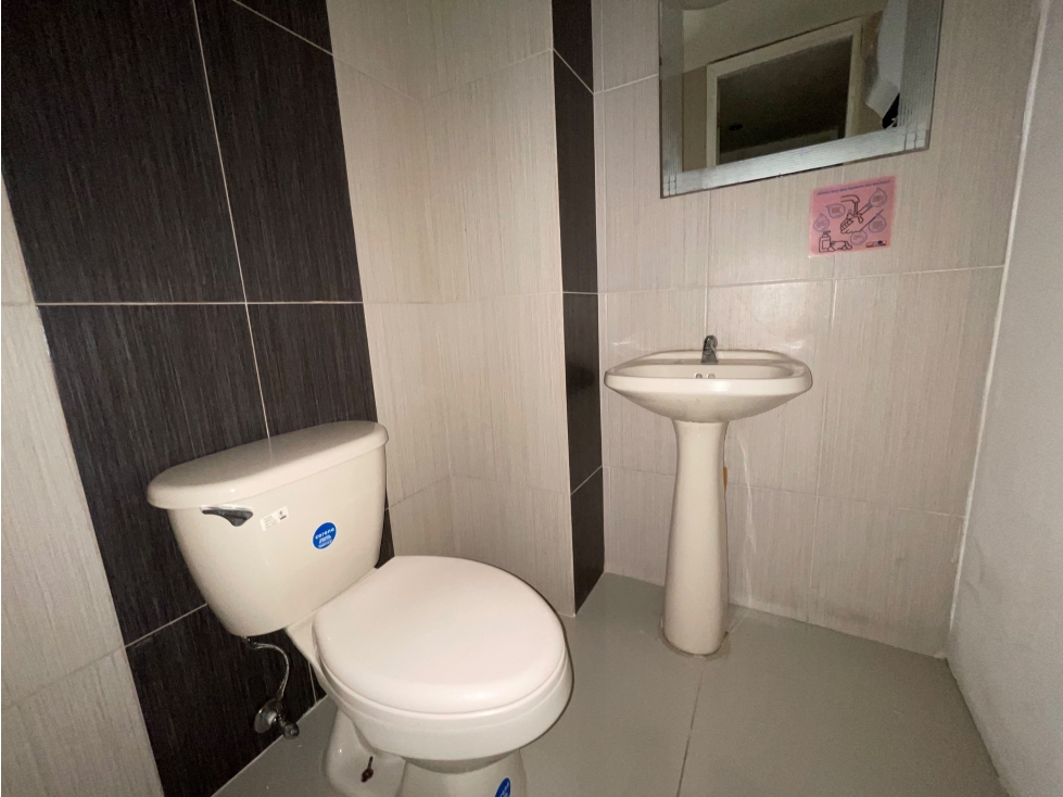 OFICINA / BELLA VISTA / VALLARINO / 120M / 1 BAÑO / 4 DIVISIONES - 5