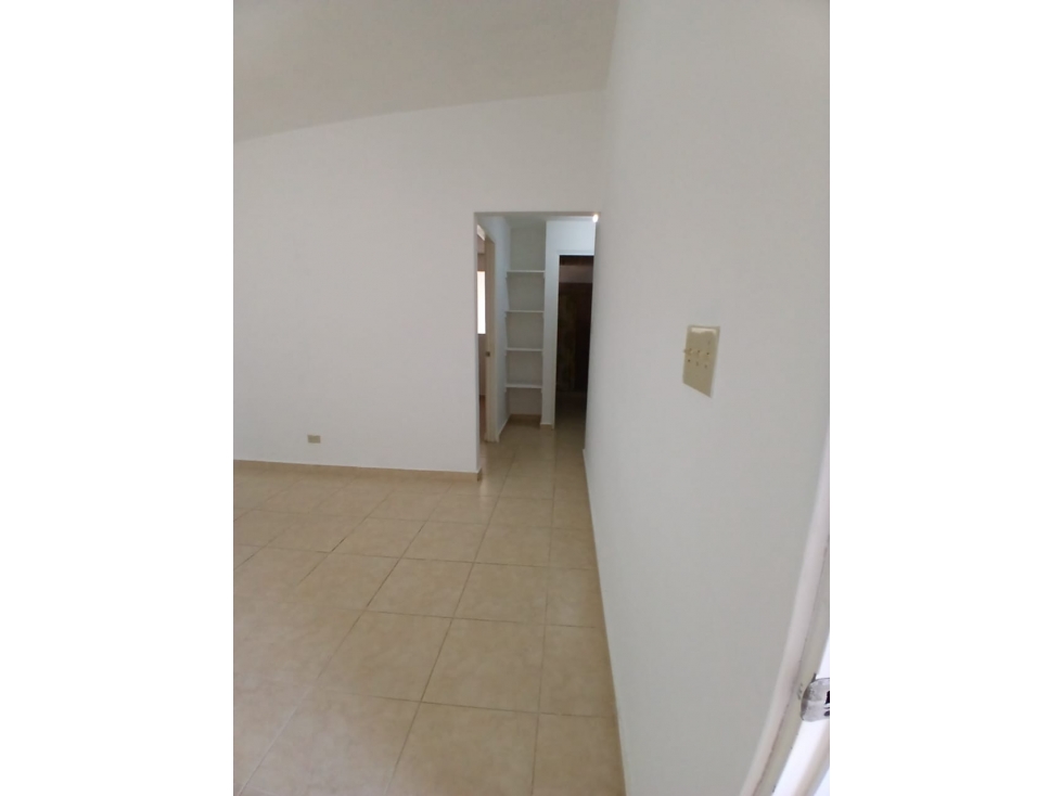 ARBOLEDAS CLUSTER / LOS AVELLANOS / 3 HABITACIONES / 120 M2 / VACIO — foto 3