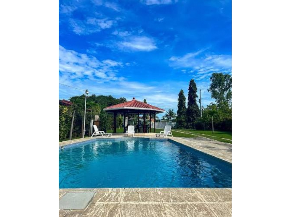 SE VENDE CASA 1500M EN CORONADO VILLA ROMA CON PISCINA PRIVADA
