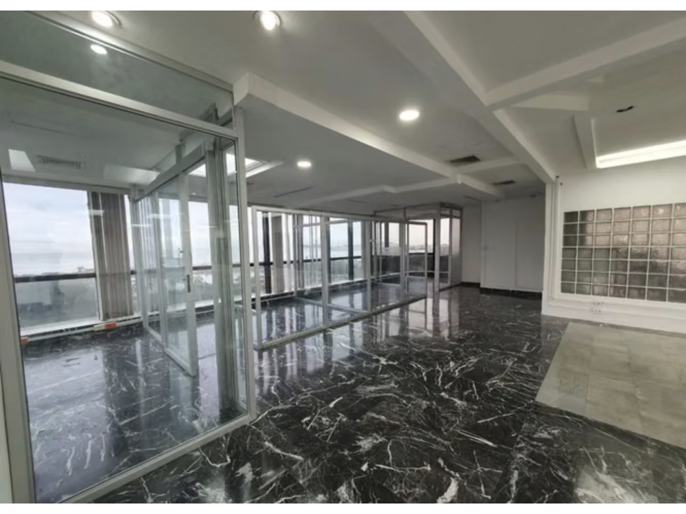 SE VENDE OFICINA AVE. BALBOA TORRE BAC 616M DIVISIONES PARA INVERSION — foto 4