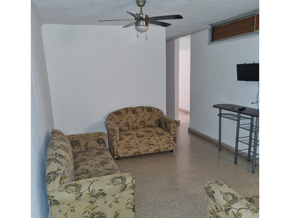 SE ALQUILA APARTAMENTO BELLA VISTA VIA ARGENTINA 75M AMOBLADO