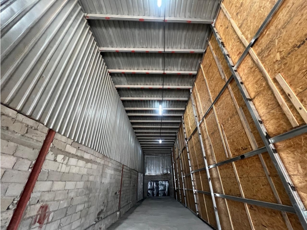 TOCUMEN / PARQUE INDUSTRIAL / GALERA COMERCIAL / 180M / AMPLIO - 4