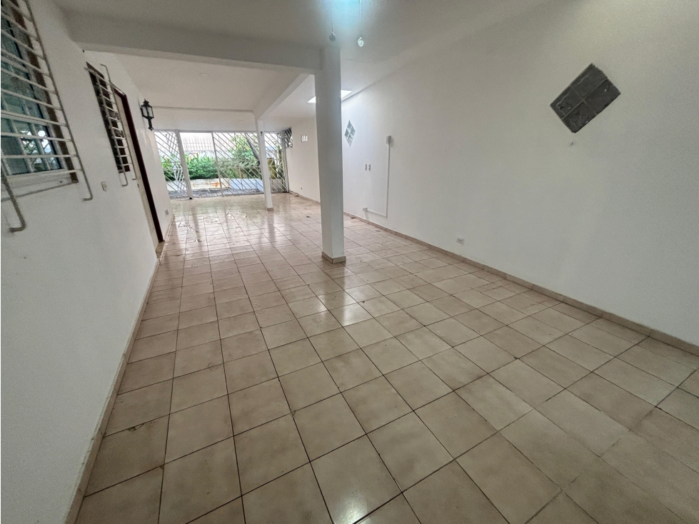 BOULEVARD EL DORADO / 300M / 3 HABITACIONES / 2 NIVELES / TERRAZA - 5