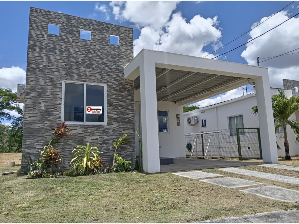 SE VENDE CASA EN THE VILLAGE BEACH RESIDENCES SAN CARLOS CON TERRAZA
