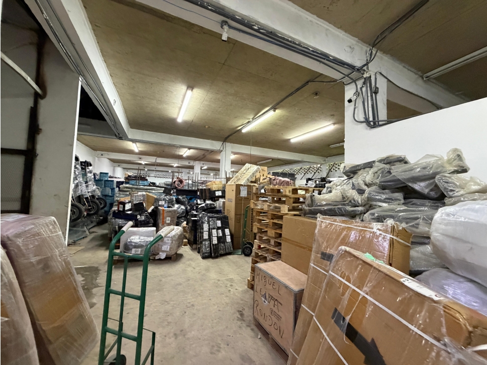 SE VENDE GALERA COLÓN FRANCE FIELD 2750M ESPACIO 2 RAMPAS DE DESCARGA - 2