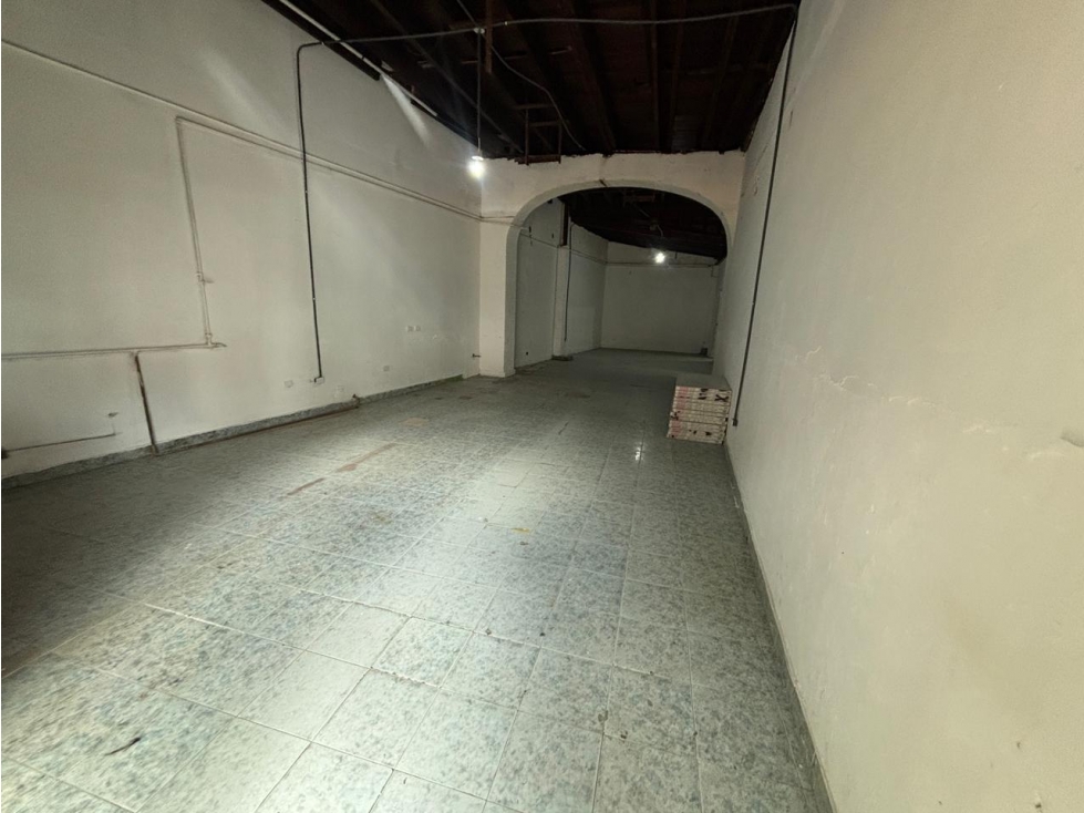 ALQUILER DE LOCAL EN CASCO VIEJO IDEAL PARA BAR RESTAURANTE 120M — foto 2