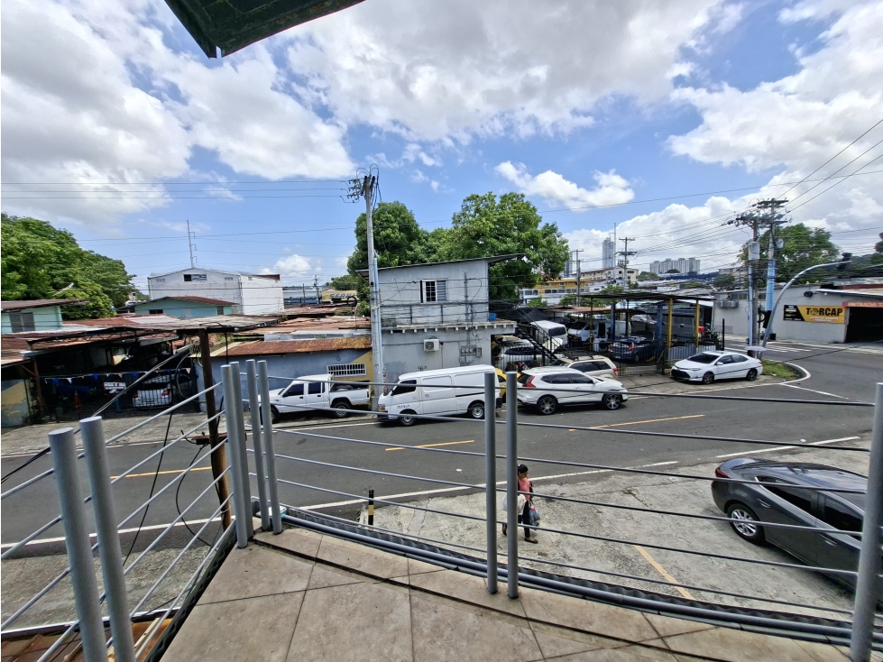 SE ALQUILA LOCAL PARQUE LEFEVRE 140M 2 BAÑO CON AIRE ACONDICIONADO — foto 4