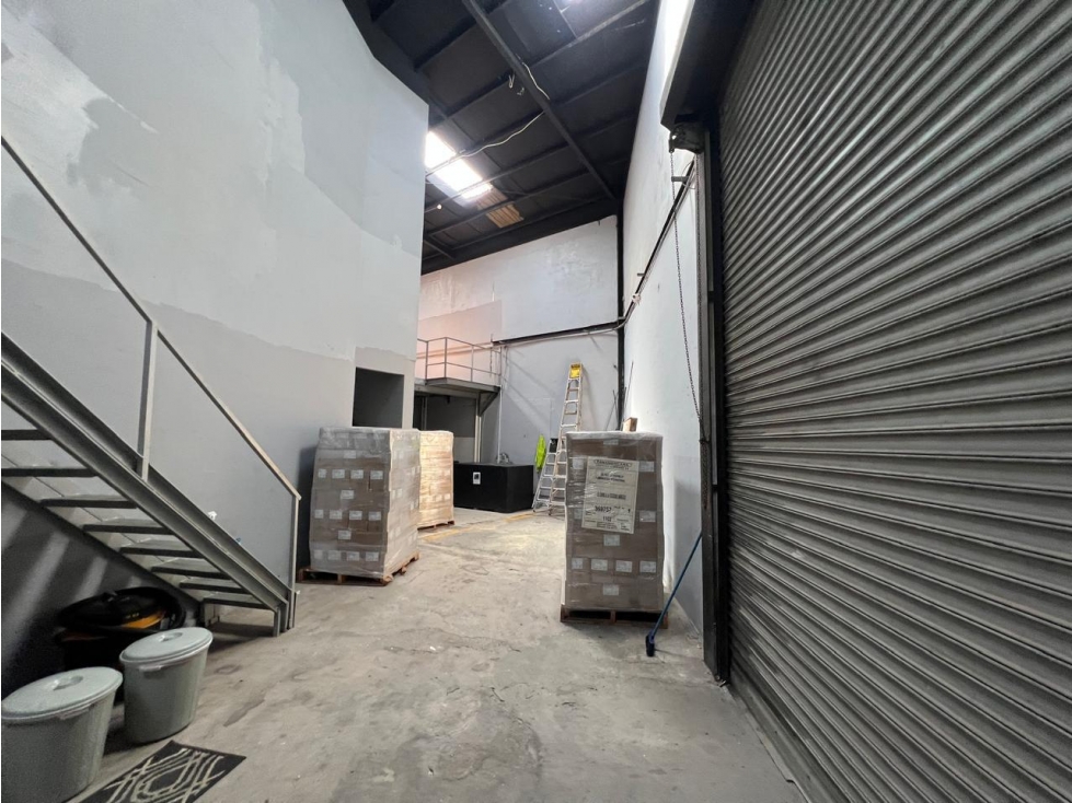 COSTA DEL ESTE / 265 M2 / 2 PARKING / LOCAL CON BODEGA / SOBRE VIA — foto 5