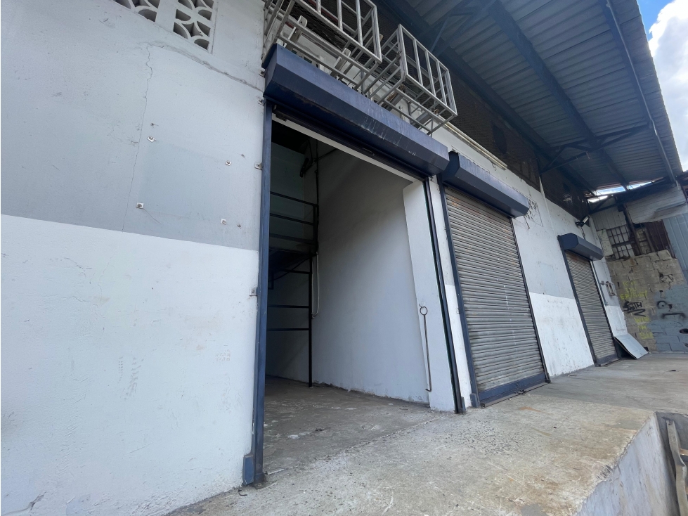 GALERA / PUEBLO NUEVO / 80M2 / MEZZANINE / ESPACIO AMPLIO - 2