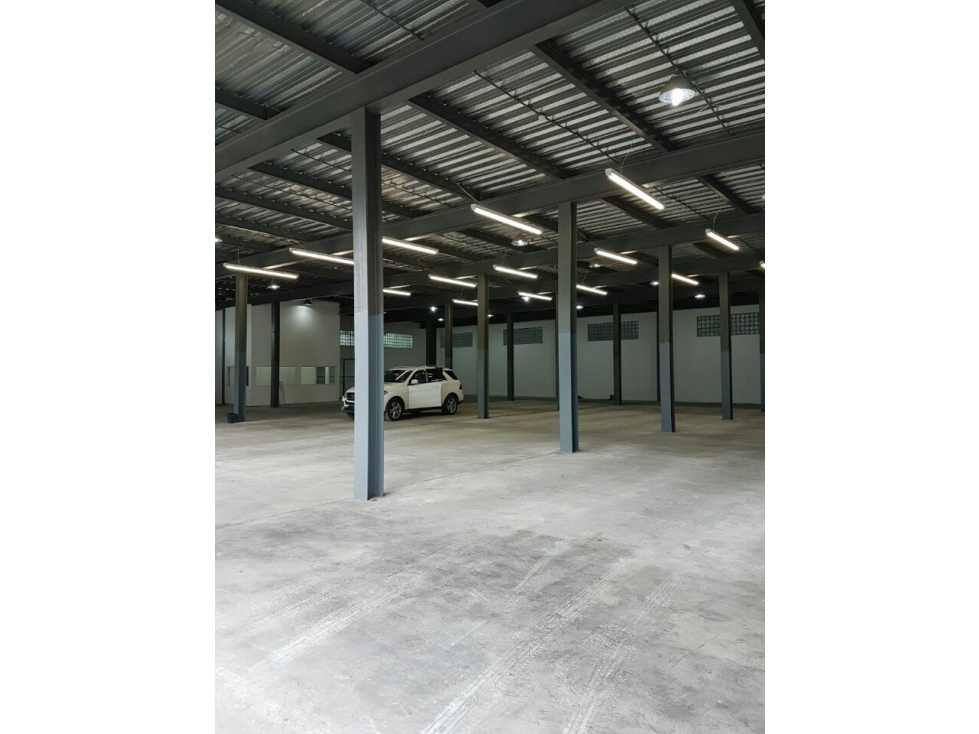 BODEGA GALERA LLANO BONITO / 2700M / 2 NIVELES / 2 ELEVADORES — foto 5