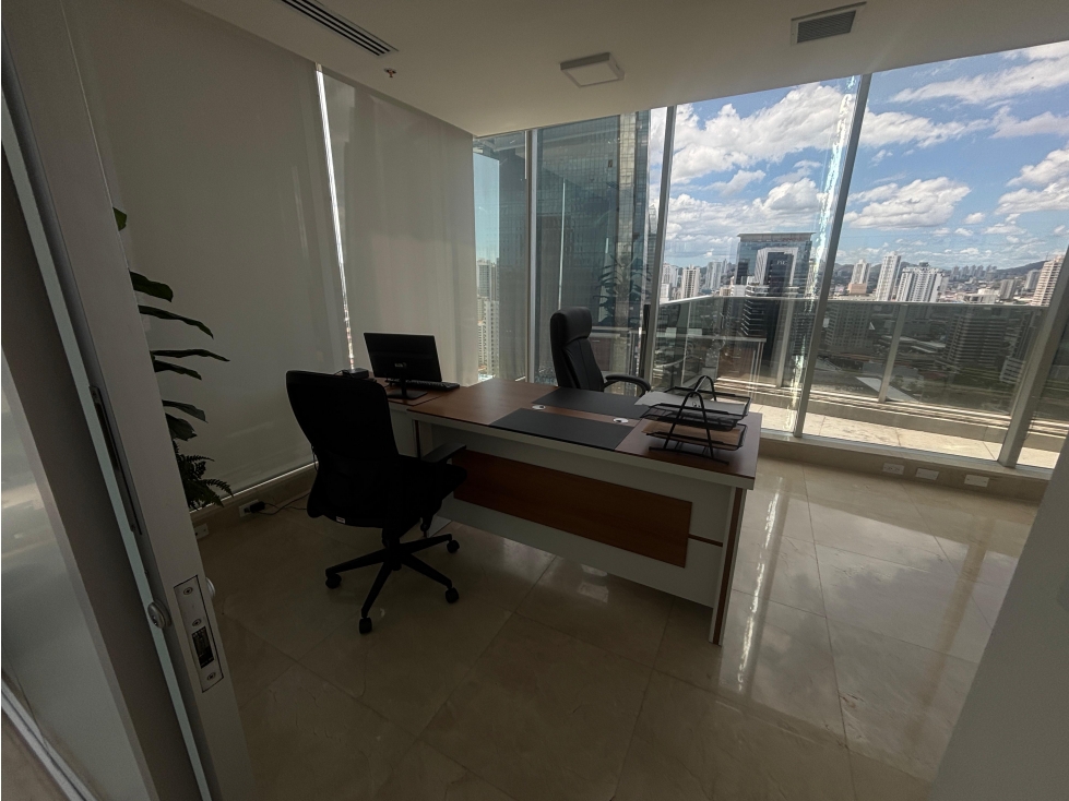SE VENDE OFICINA EN REVOLUTION F&F TOWER TORNILLO CALLE 50 DE 188M — foto 2