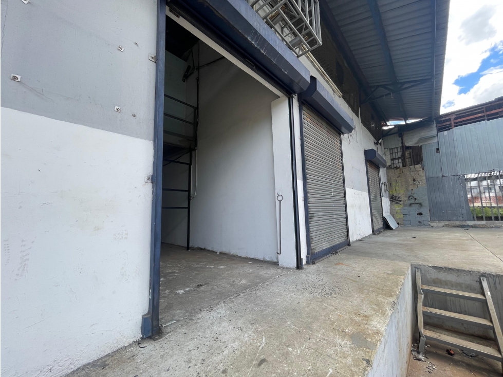 SE ALQUILA GALERA EN PUEBLO NUEVO DE 80M CON MEZZANINE - 2