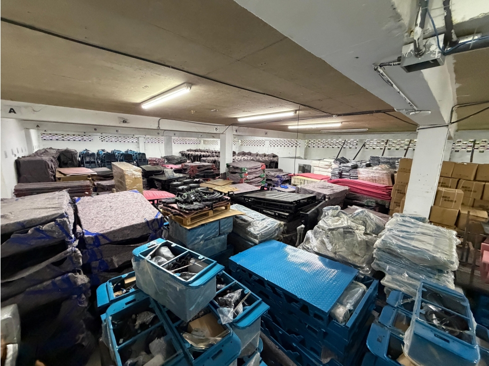 SE VENDE GALERA COLÓN FRANCE FIELD 2750M ESPACIO 2 RAMPAS DE DESCARGA - 3