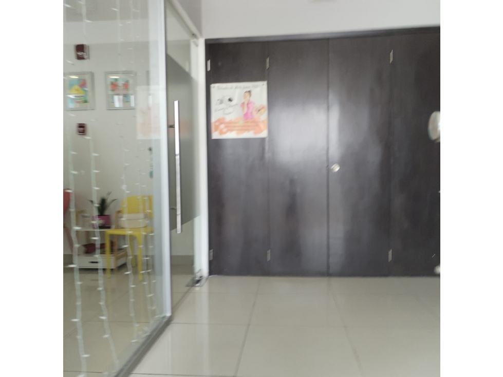 LOCAL / VIA CINCUENTENARIO / 68M / 1 BAÑO / 20 PARKING / REMODELADO — foto 5