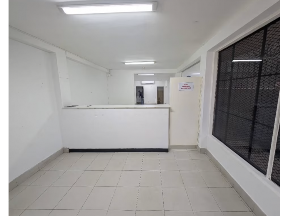BELLA VISTA / LOCAL COMERCIAL / 100M / AMPLIO ESPACIO / VACIO