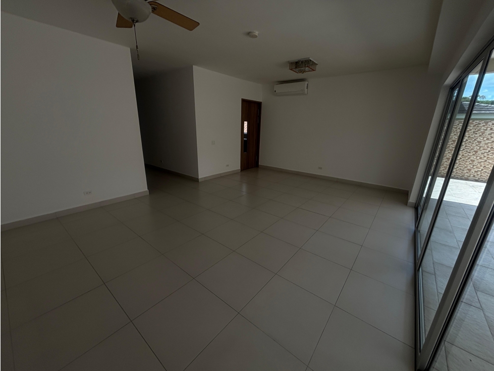 SE VENDE CASA EN CONDADO DEL REY PH ALTOS DEL PARQUE DE 3 HABITACION — foto 3
