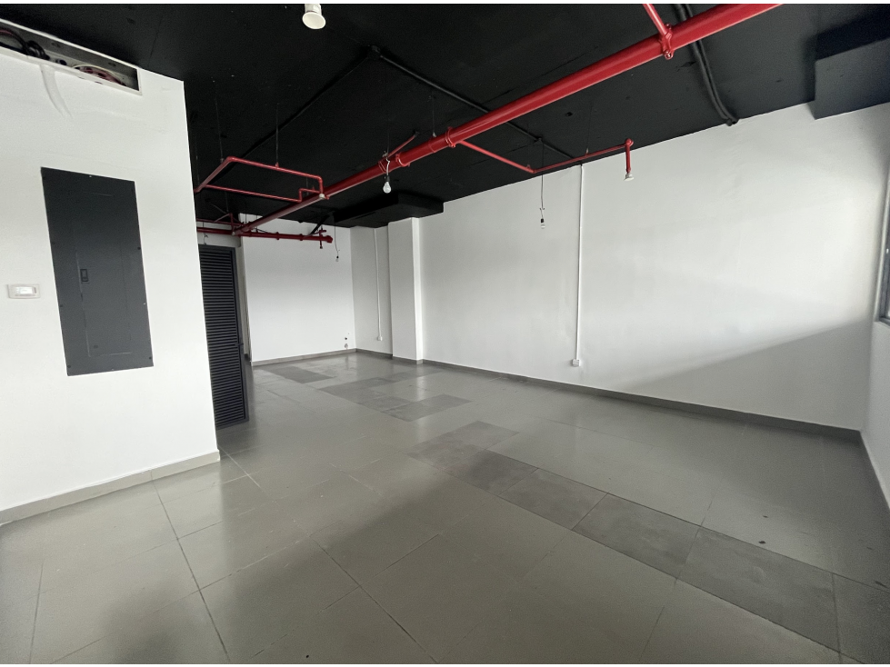 SE ALQIUILA LOCAL COMERCIAL EN VIA PORRAS 160M PLANTA BAJA MEZZANINE — foto 2