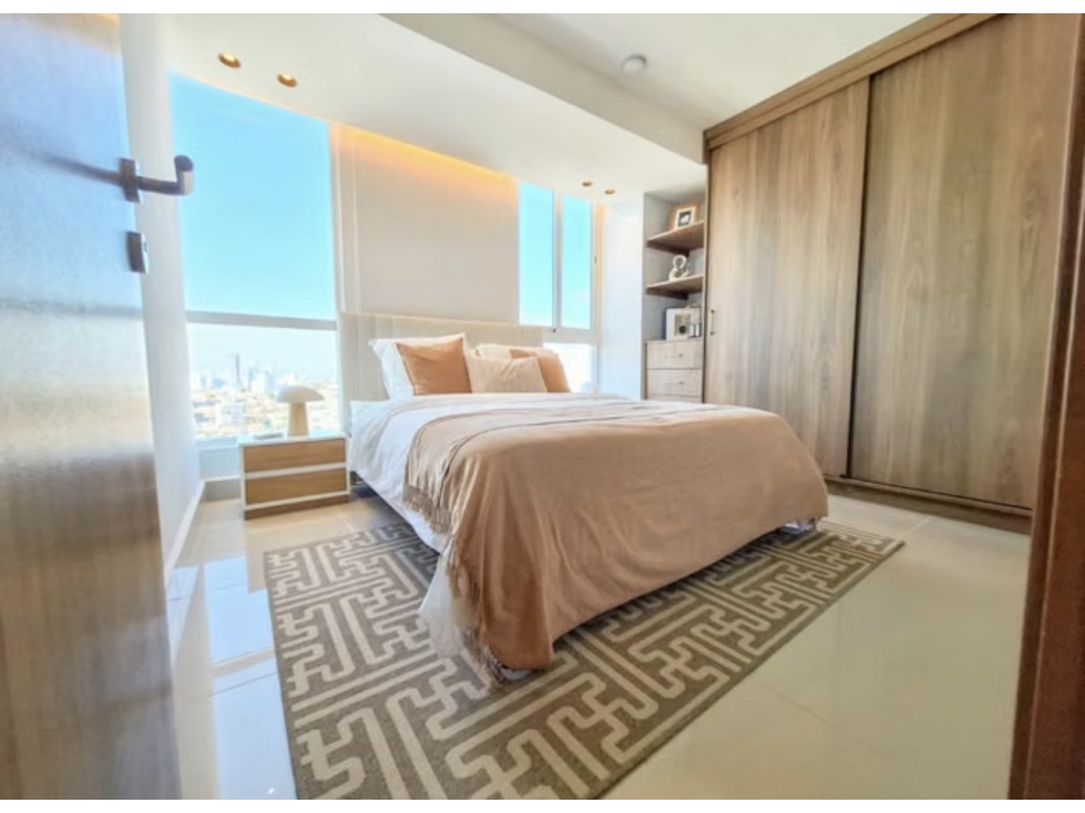 VIA ESPAÑA / ALTO RIO / 76M / 3 HABITACIONES / ESTUDIO / VISTA AL MAR
