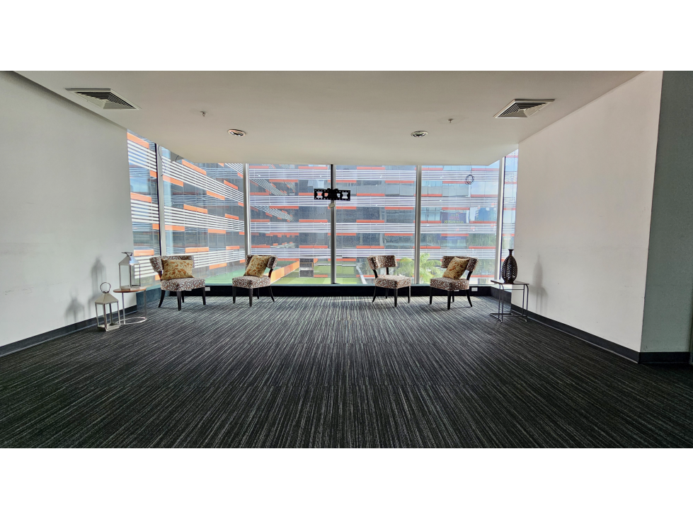 SE VENDE OFICINA OCEAN BUSSINESS PLAZA 830M CON DIVISIONES VACIA
