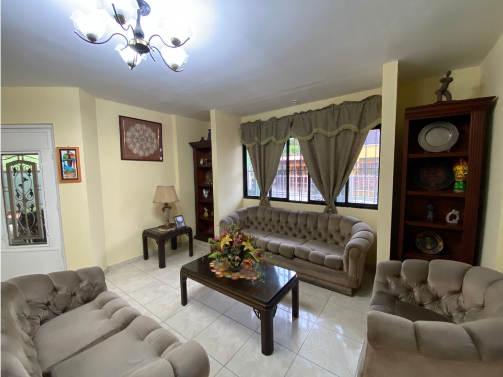 VILLA LUCRE / 565M / DOS NIVELES / BALCON / CUARTO Y BAÑO SERVICIO — foto 3