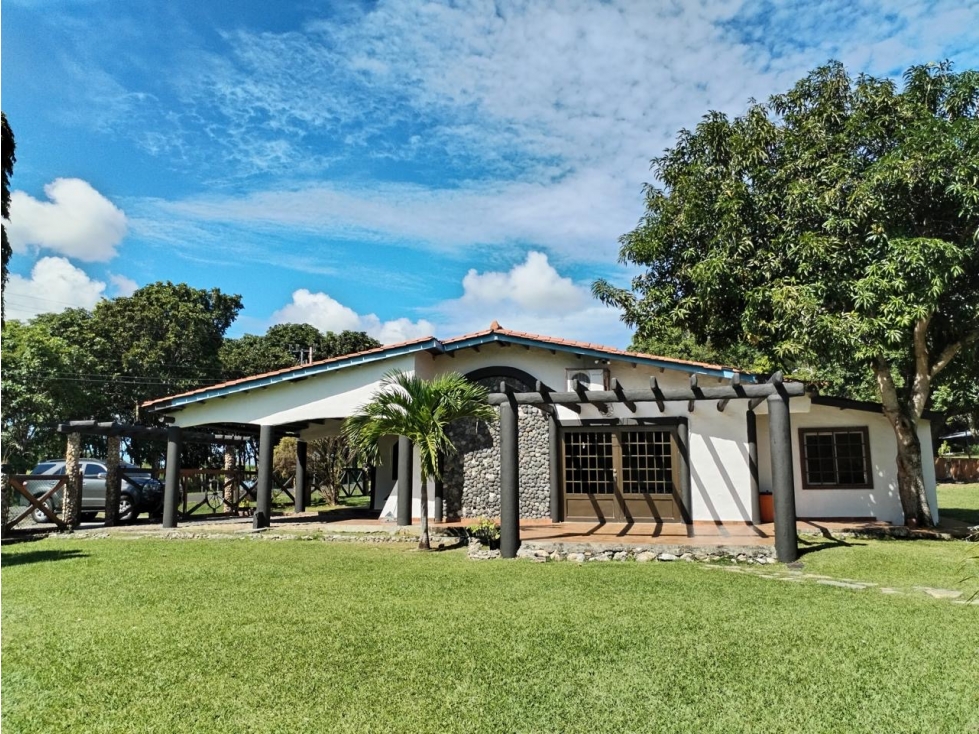 SE VENDE CASA EN PUNTA CHAME 970M2 AMOBLADA CON PISCINA Y JACUZZI