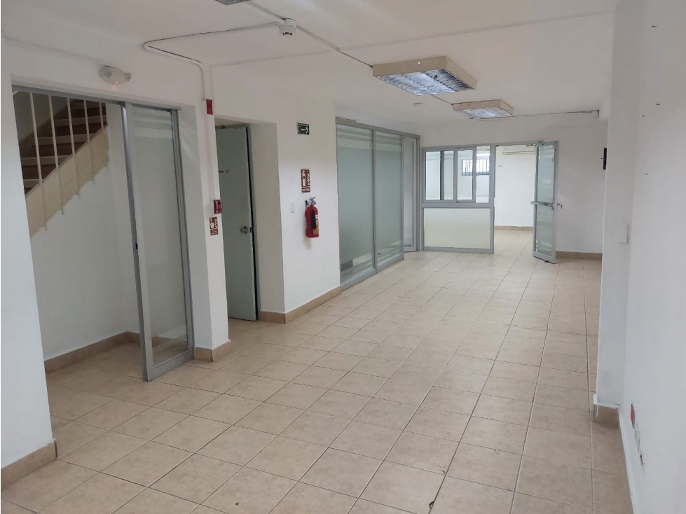SE ALQUILA OFICINA EN ANCON BALBOA LA BOCA 205M 2.5 BAÑOS 2 NIVELES