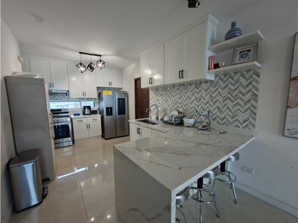 SE ALQUILA APARTAMENTO AVE. BALBOA H2O ON THE OCEAN 96M AMOBLADO — foto 6