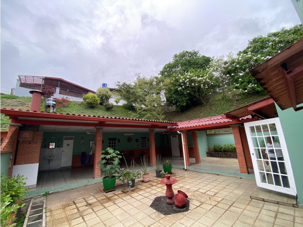 VILLA LUCRE / 565M / DOS NIVELES / BALCON / CUARTO Y BAÑO SERVICIO — foto 2