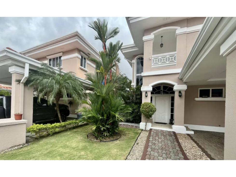 SE VENDE HERMOSA CASA 2 NIVELES 341 M2 EN ALTOS DEL COUNTRY