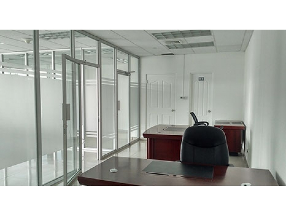 OFICINA / CALLE 50 / TORRE GLOBAL BANK / 116m2 / SOBRE VIA — foto 2