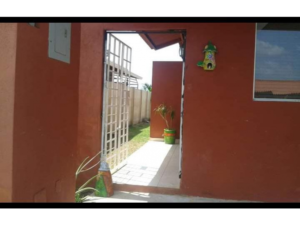 CHORRERA / CLOUSTER LOS ALMENDROS / 200M/ 3 HABITACION / DE ESQUINA — foto 2