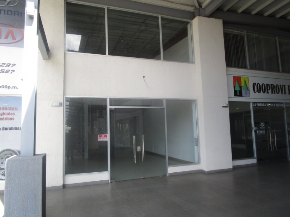 LOCAL COMERCIAL / PLAZA MILLA 8 / CON MEZZANINE / 190M / VACIO — foto 2