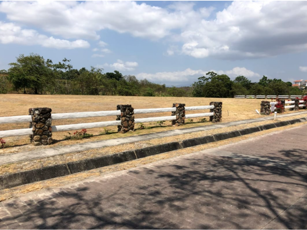 PUNTA BARCO / 1200 M2 / TERRENO / CON ACCESO A PLAYA / CLIMAS FRESCOS