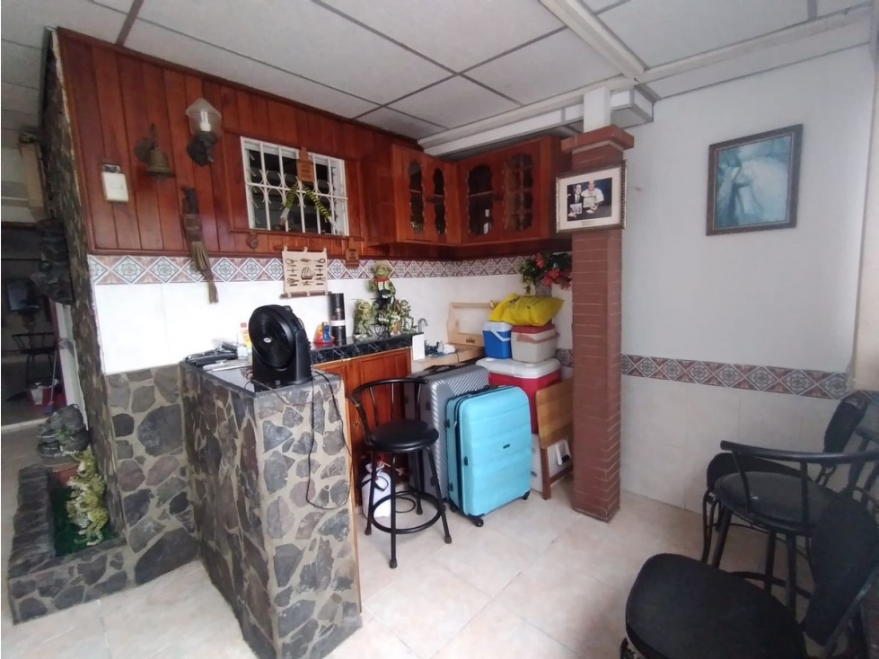 CONDADO DEL REY / 232M / 4 HABITACION / 5 BAÑOS / 2 NIVELES / TERRAZA — foto 4