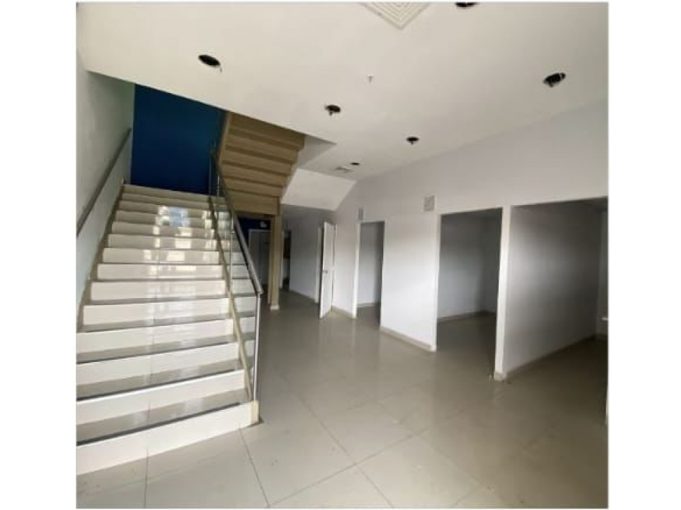 SE VENDE GALERA DE 1603M EN PARQUE INDUSTRIAL MILLA 8 CON MEZANINNE — foto 5