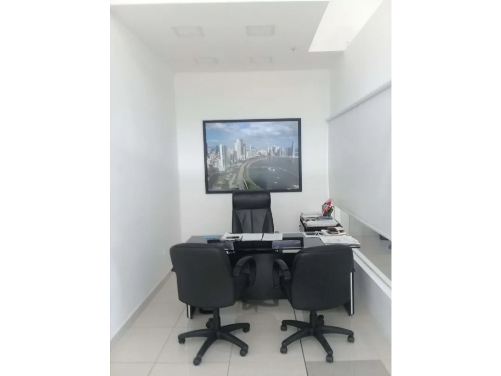 LOCAL / AVE JOSE AGUSTIN ARANGO / 109M2 / PLANTA ALTA / CRYSTAL PLAZA - 6
